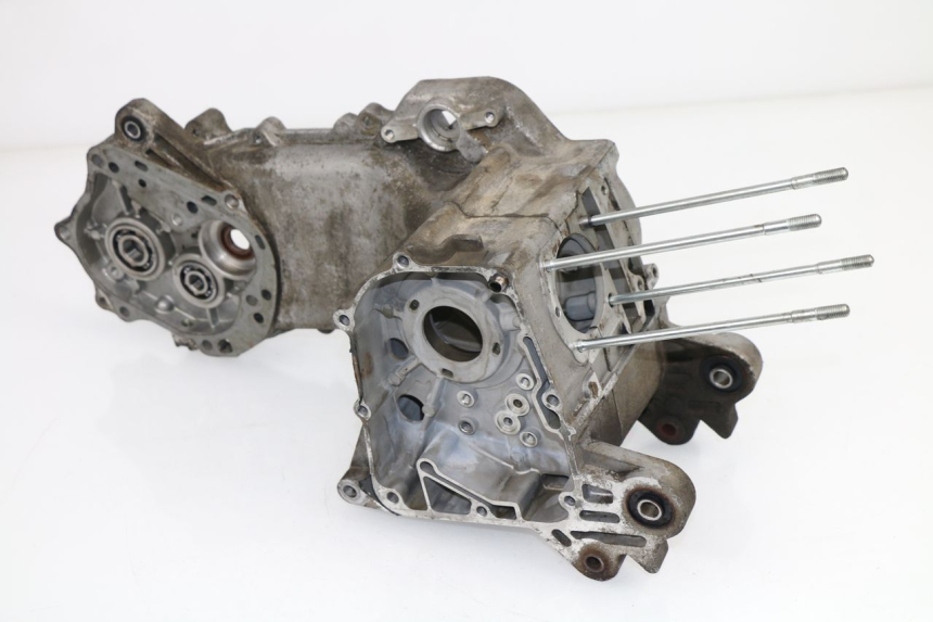 photo de ENGINE CRANKCASE BAOTIAN TRAVEL SPIRIT 50 (2010 - 2012) - Surface and material condition