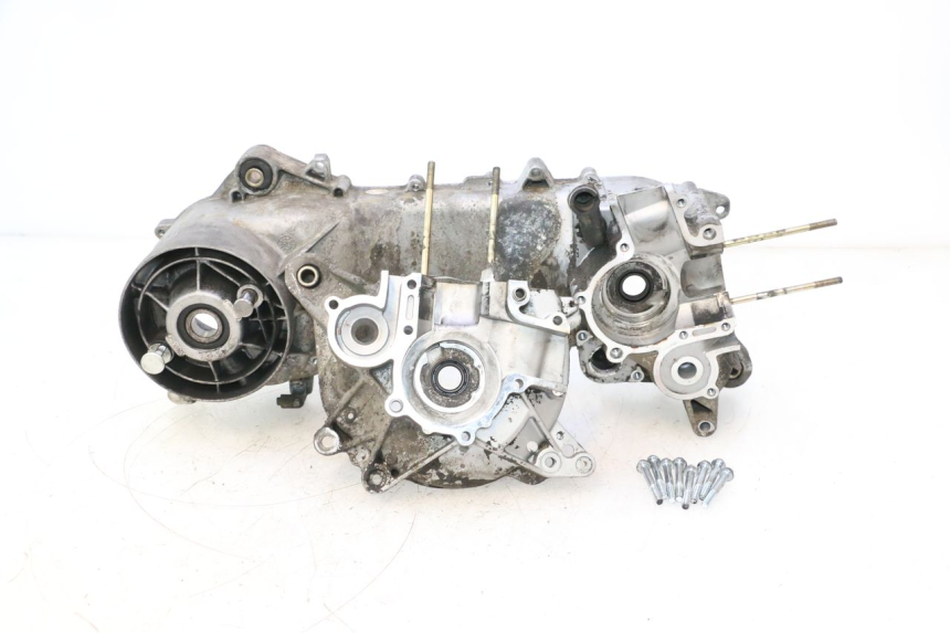 photo de ENGINE CRANKCASE PIAGGIO TYPHOON 50 (2000 - 2009) - Alternative angle