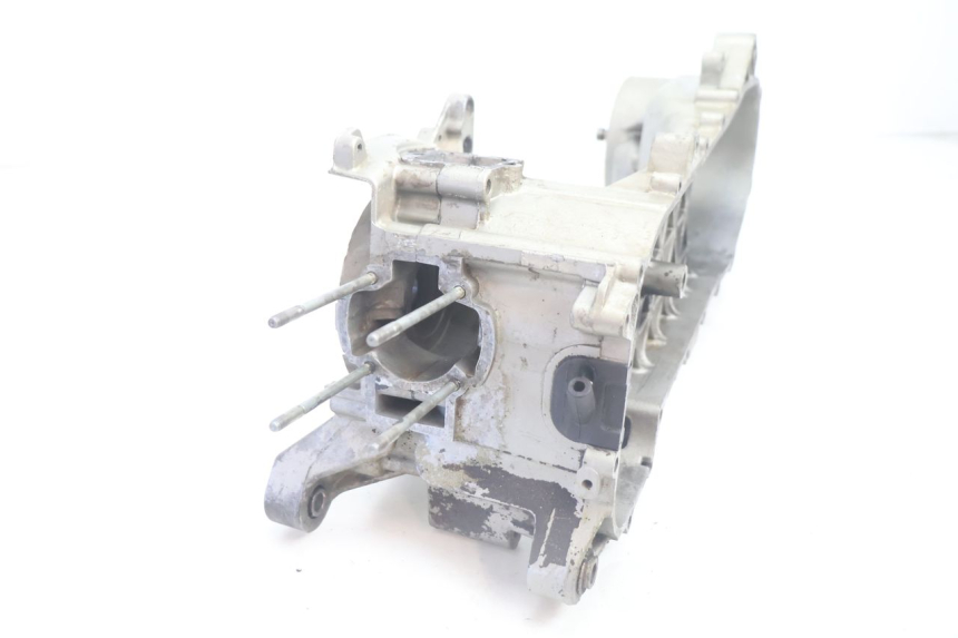 photo de ENGINE CRANKCASE PIAGGIO TYPHOON 50 (1993 - 1999) - Detailed visual inspection