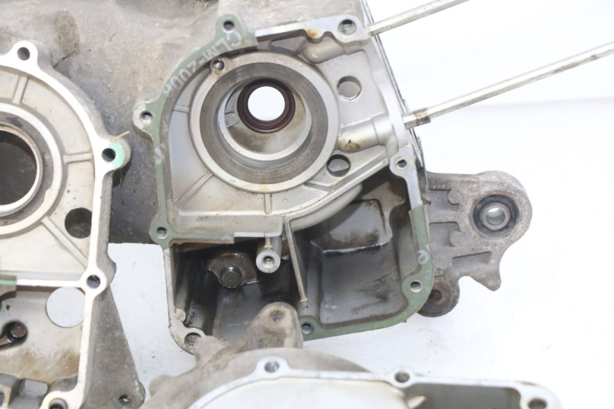 photo de ENGINE LOWER CASING PEUGEOT V-CLIC VCLIC 50 (2007 - 2013) - Main view