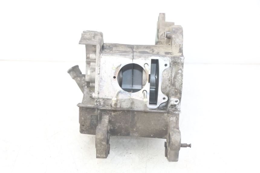 photo de ENGINE LOWER CASING PEUGEOT V-CLIC VCLIC 50 (2007 - 2013) - Additional view of the item