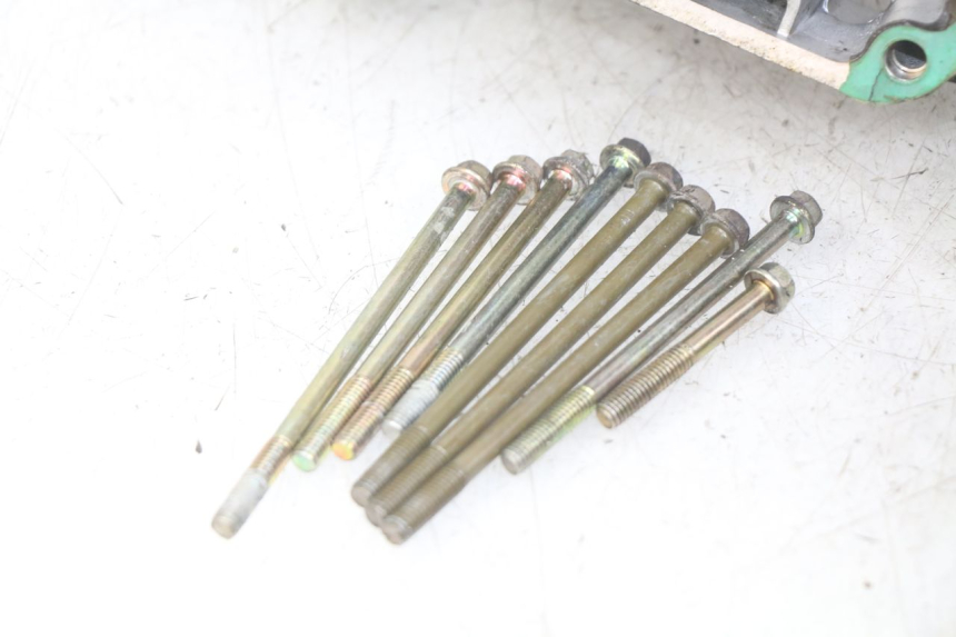 photo de ENGINE LOWER CASING PEUGEOT V-CLIC VCLIC 50 (2007 - 2013) - Alternative angle