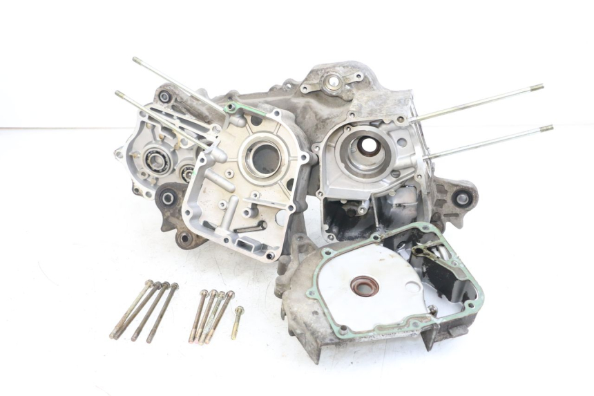 photo de ENGINE LOWER CASING PEUGEOT V-CLIC VCLIC 50 (2007 - 2013) - Component detail