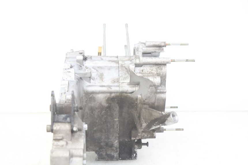 photo de ENGINE LOWER CRANKCASE PIAGGIO VESPA GTS IGET ABS 125 (2017 - 2023) - Distinctive features