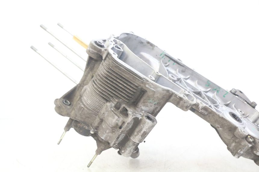 photo de ENGINE LOWER CRANKCASE PIAGGIO VESPA GTS IGET ABS 125 (2017 - 2023) - Technical close-up