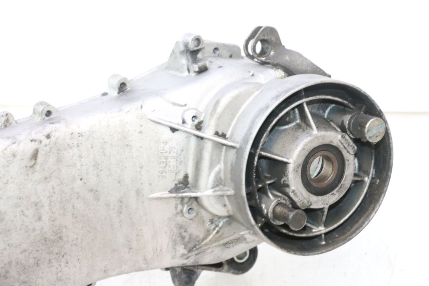 photo de ENGINE CRANKCASE PIAGGIO VESPA PRIMAVERA 2T 50 (2013 - 2018) - Alternative perspective
