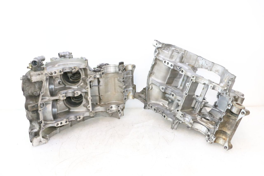 photo de ENGINE CRANKCASE HONDA VFR FI RC46 800 (1998 - 2001) - Component detail