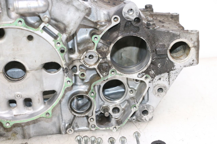 photo de ENGINE CRANKCASE HONDA VFR FI RC46 800 (1998 - 2001) - High-resolution close-up
