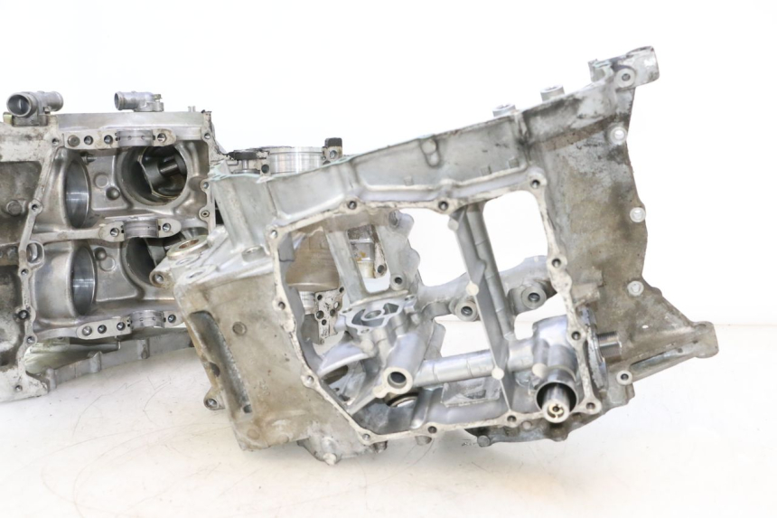 photo de ENGINE CRANKCASE HONDA VFR FI RC46 800 (1998 - 2001) - Checked used part