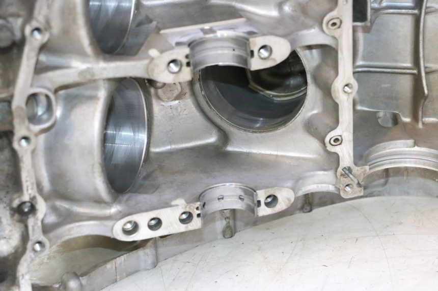 photo de ENGINE CRANKCASE HONDA VFR FI RC46 800 (1998 - 2001) - Supplementary product photo
