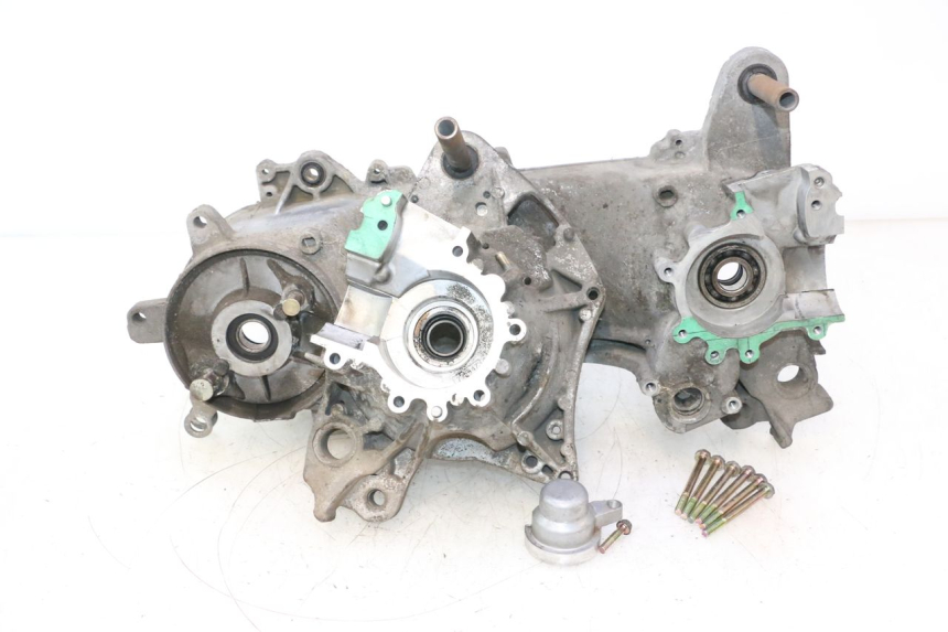 photo de ENGINE LOWER CASING PEUGEOT VIVACITY NEW 2T 50 (2008 - 2017) - Component detail