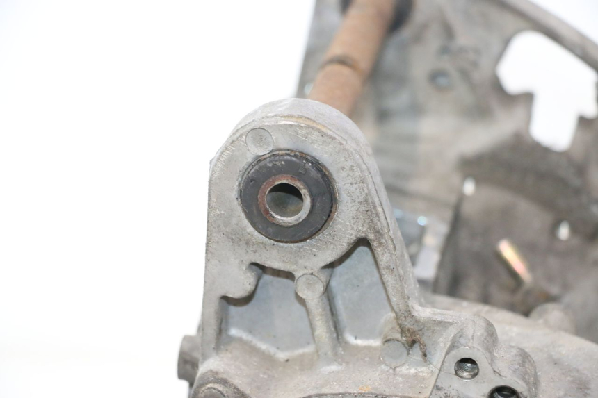 photo de ENGINE LOWER CASING PEUGEOT VIVACITY NEW 2T 50 (2008 - 2017) - Focus on structure