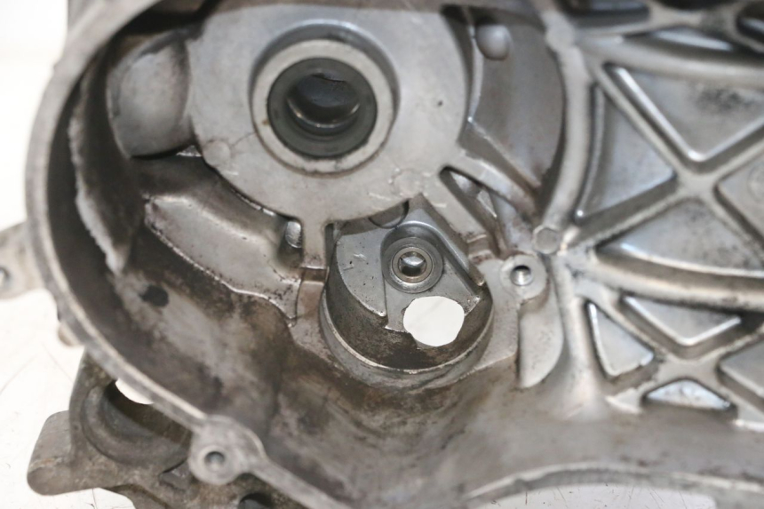 photo de ENGINE LOWER CASING PEUGEOT VIVACITY NEW 2T 50 (2008 - 2017) - Main view