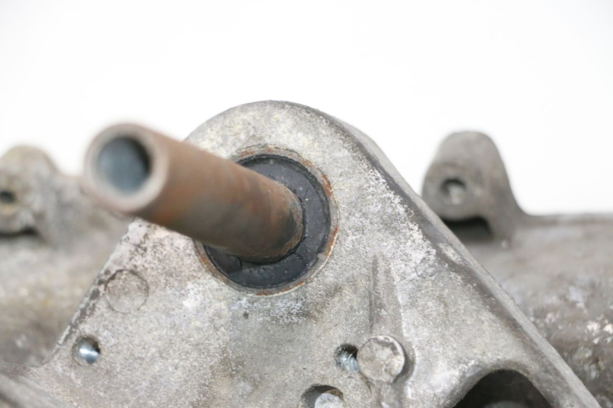 photo de ENGINE LOWER CASING PEUGEOT VIVACITY NEW 2T 50 (2008 - 2017) - Technical close-up