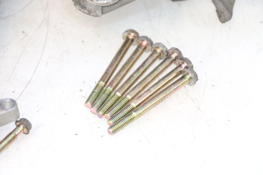 photo de ENGINE LOWER CASING PEUGEOT VIVACITY NEW 2T 50 (2008 - 2017) - Fixing points details