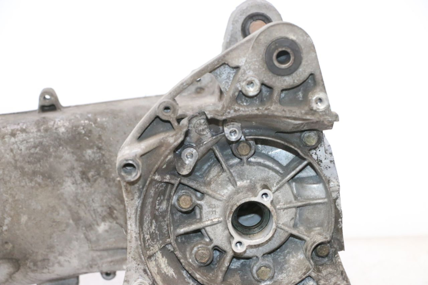 photo de ENGINE LOWER CASING PEUGEOT VIVACITY NEW 2T 50 (2008 - 2017) - Fixing points details