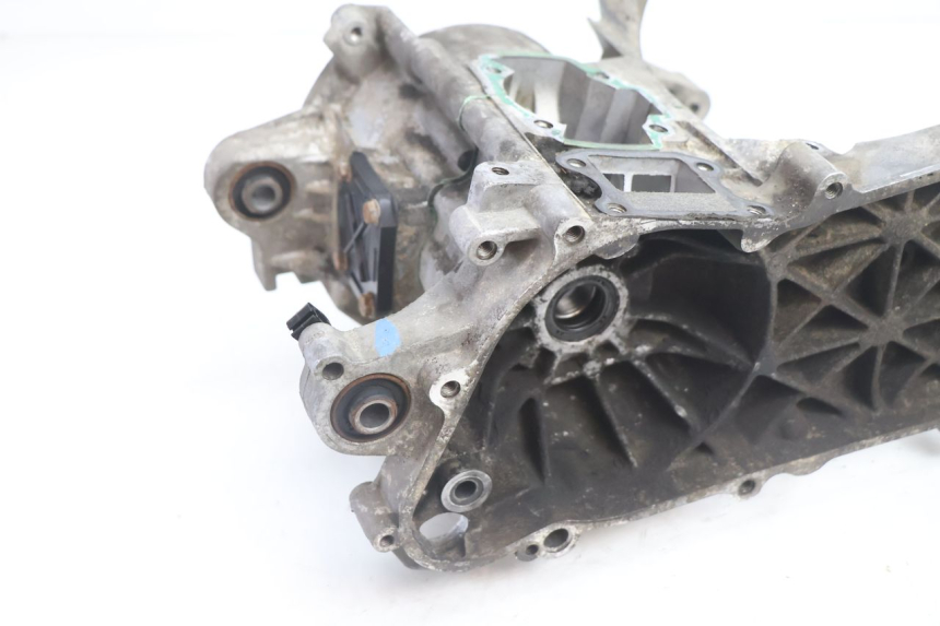 photo de ENGINE CRANKCASE PEUGEOT VIVACITY 50 (2004 - 2009) - Component detail