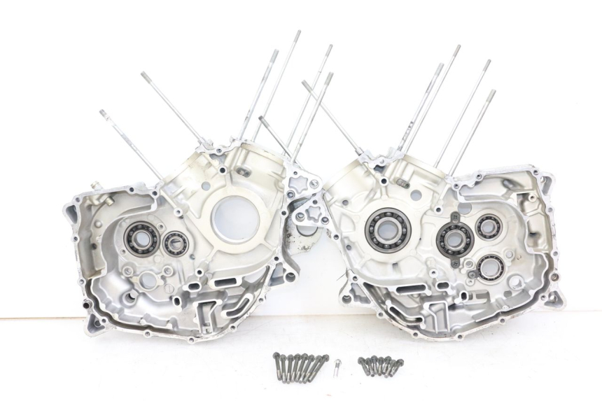 photo de ENGINE CRANKCASE SUZUKI VL INTRUDER 125 (2004 - 2007) - Component detail