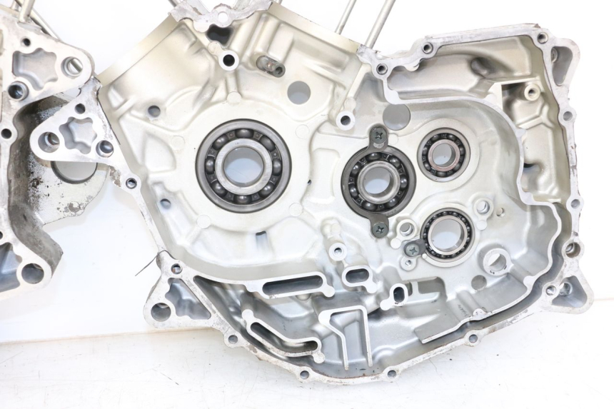 photo de ENGINE CRANKCASE SUZUKI VL INTRUDER 125 (2004 - 2007) - Distinctive features