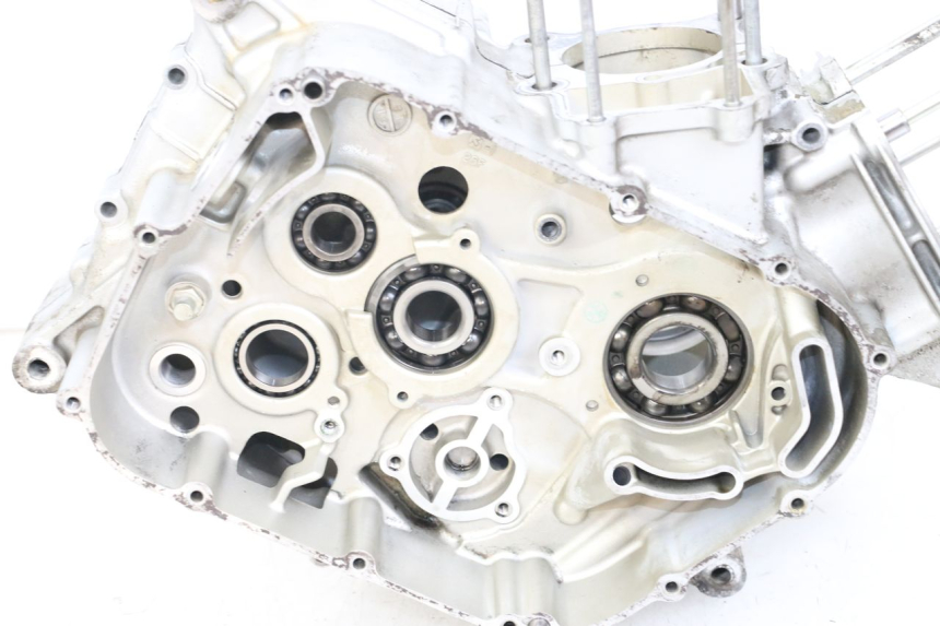 photo de ENGINE CRANKCASE SUZUKI VL INTRUDER 125 (2004 - 2007) - Technical close-up