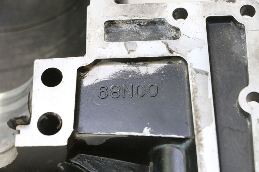 photo de ENGINE CRANKCASE YAMAHA WAVE RUNNER GP R 1200 (2000 - 2003) - Spare part profile view