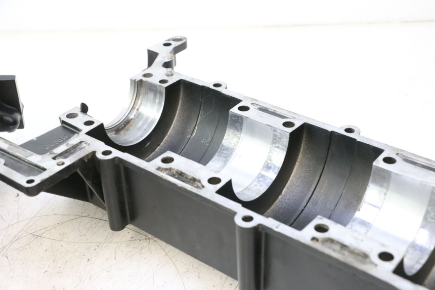 photo de ENGINE CRANKCASE YAMAHA WAVE RUNNER GP R 1200 (2000 - 2003) - Main view