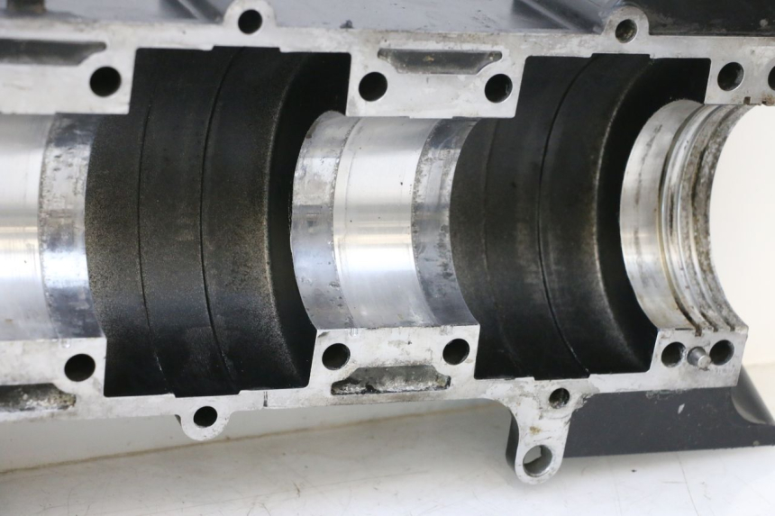 photo de ENGINE CRANKCASE YAMAHA WAVE RUNNER GP R 1200 (2000 - 2003) - Product overview