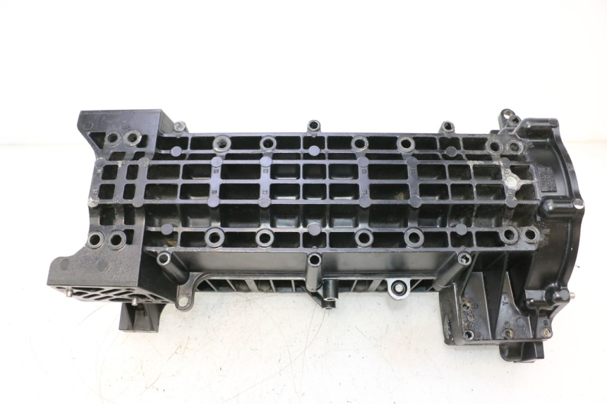 photo de ENGINE CRANKCASE YAMAHA WAVE RUNNER GP R 1200 (2000 - 2003) - Surface and material condition