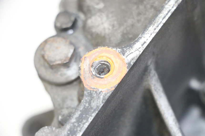 photo de BOTTOM ENGINE CASING YAMAHA XMAX X-MAX 125 (2006 - 2009) - Alternative perspective