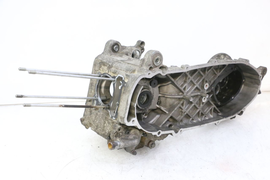 photo de ENGINE LOWER CASING YAMAHA X-MAX XMAX 250 (2006 - 2009) - Main view