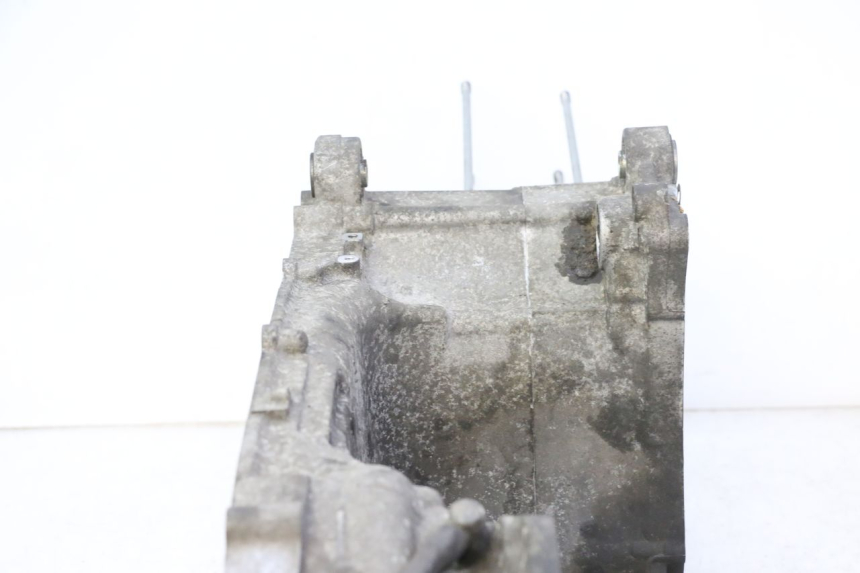 photo de ENGINE LOWER CASING YAMAHA X-MAX XMAX 250 (2006 - 2009) - Fixing points details