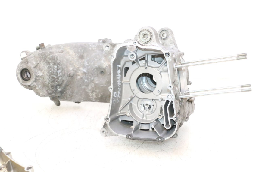 photo de BOTTOM ENGINE CASING YAMAHA XMAX X-MAX 125 (2006 - 2009) - Component detail