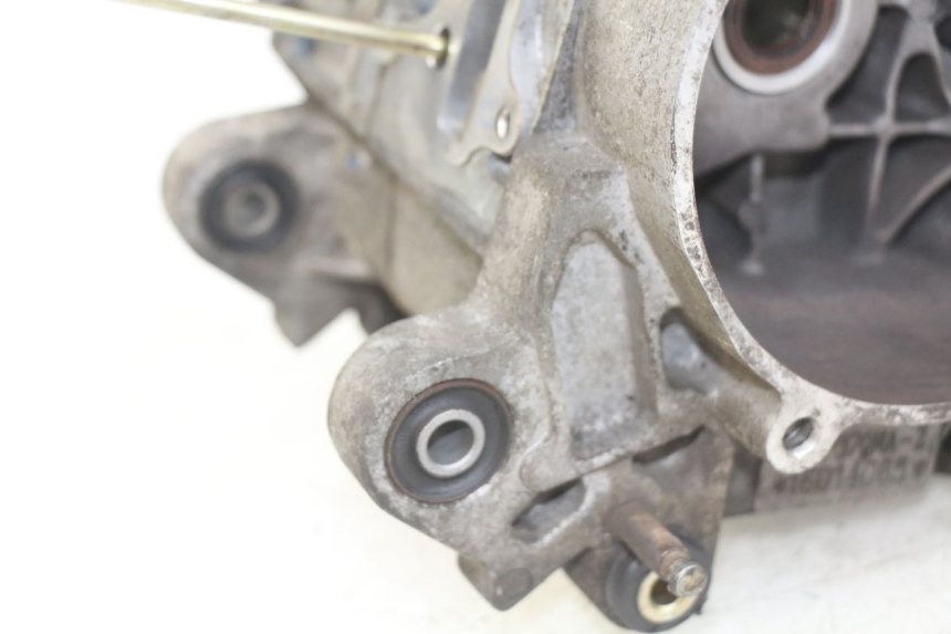 photo de ENGINE CRANKCASE SYM X-PRO 4T 50 (2014 - 2021) - Alternative perspective