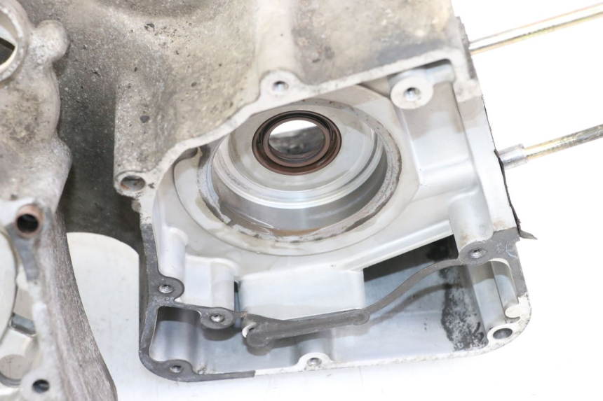 photo de Engine bottom case KYMCO XCITING 250 (2006 - 2009) - High-resolution close-up