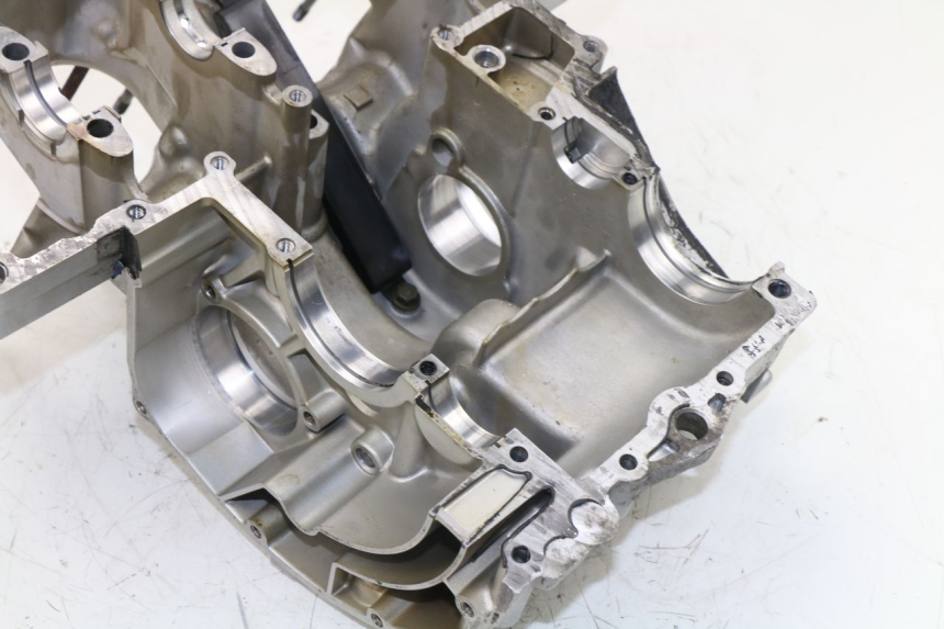 photo de ENGINE CRANKCASE YAMAHA XJS DIVERSION 600 (1997 - 1999) - High-resolution close-up