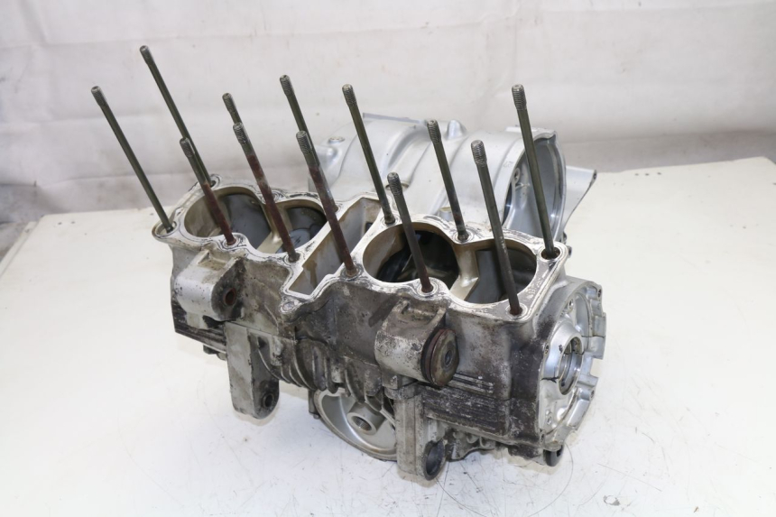 photo de ENGINE CRANKCASE YAMAHA XJS DIVERSION 600 (1997 - 1999) - Alternative perspective