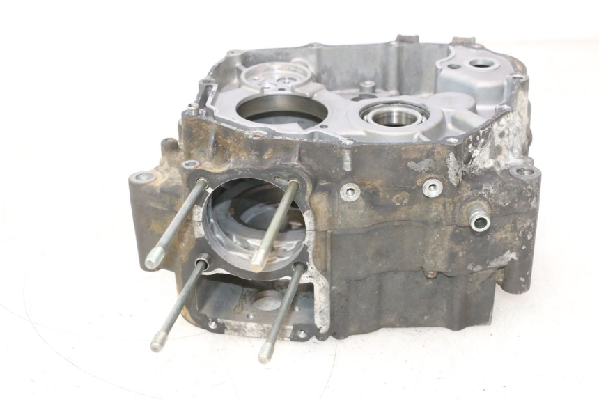 photo de ENGINE CRANKCASE SMC XROAD 150 - Fixing points details