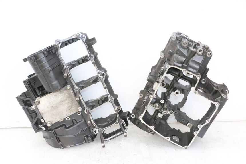 photo de ENGINE CRANKCASE YAMAHA FZ1 FAZER 1000 (2007 - 2009) - Spare part profile view