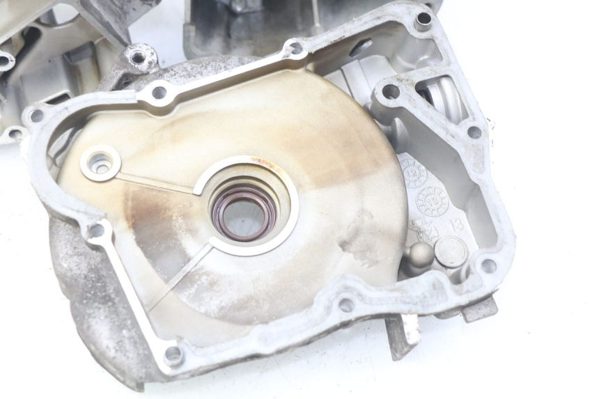 photo de ENGINE LOWER CASING YAMASAKI YM T 125 (2015 - 2020) - Detailed visual inspection