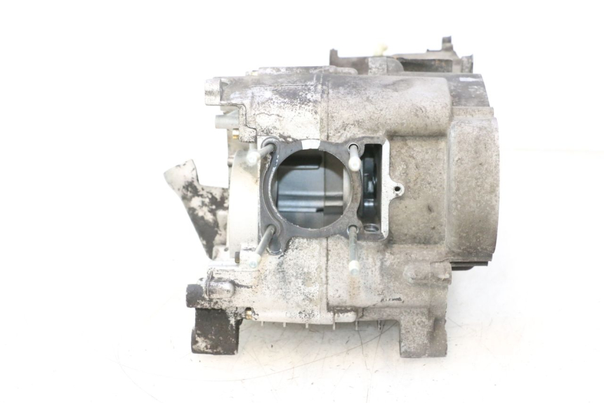 photo de ENGINE CRANKCASE YAMAHA YP MAJESTY 125 (1998 - 2001) - Alternative perspective