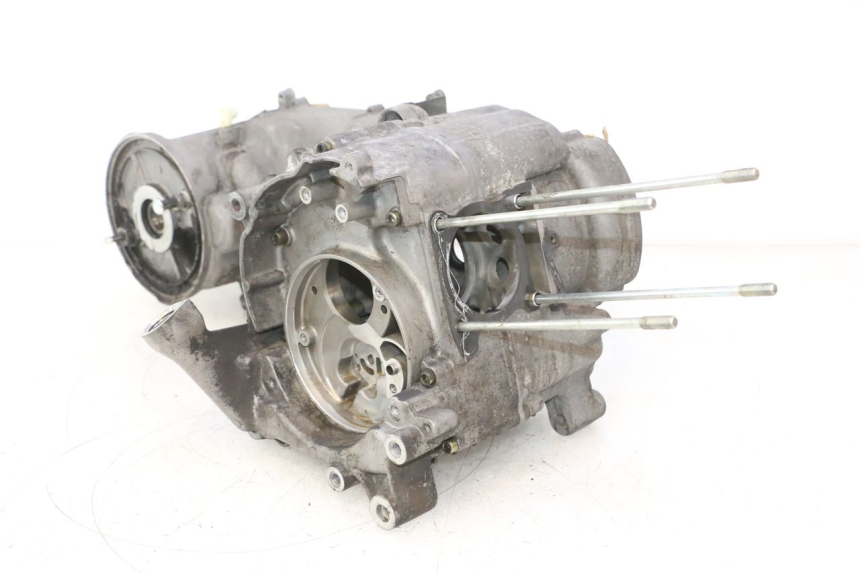 photo de ENGINE CRANKCASE YAMAHA YP MAJESTY 125 (1998 - 2001) - Additional view of the item