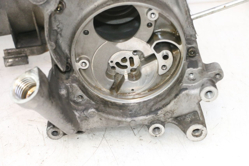 photo de ENGINE CRANKCASE YAMAHA YP MAJESTY 125 (1998 - 2001) - Component zoom