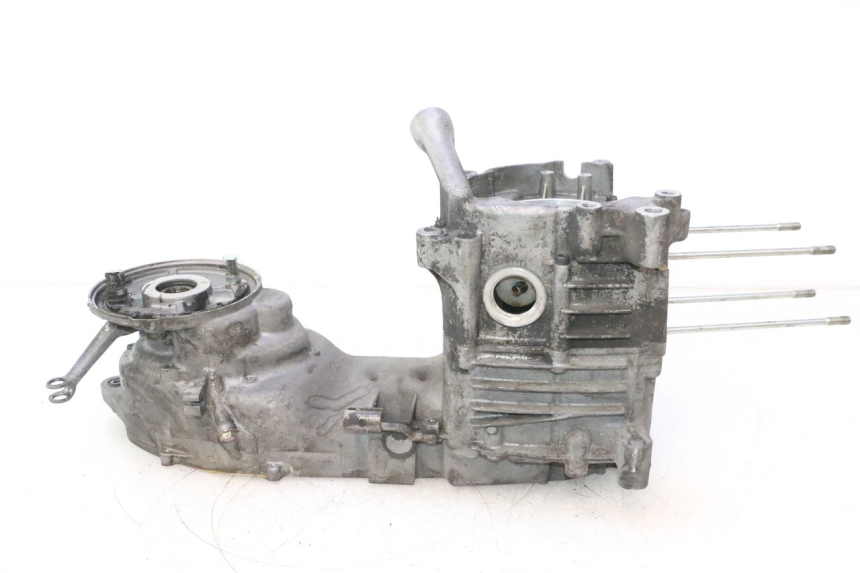 photo de ENGINE CRANKCASE YAMAHA YP MAJESTY 125 (1998 - 2001) - Alternative perspective