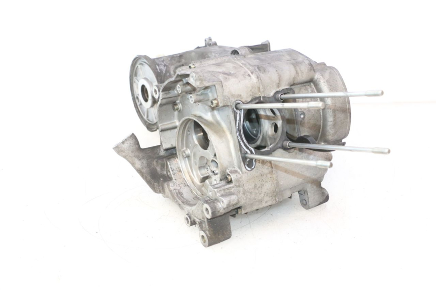 photo de ENGINE CRANKCASE YAMAHA YP MAJESTY 125 (2007 - 2010) - Surface and material condition