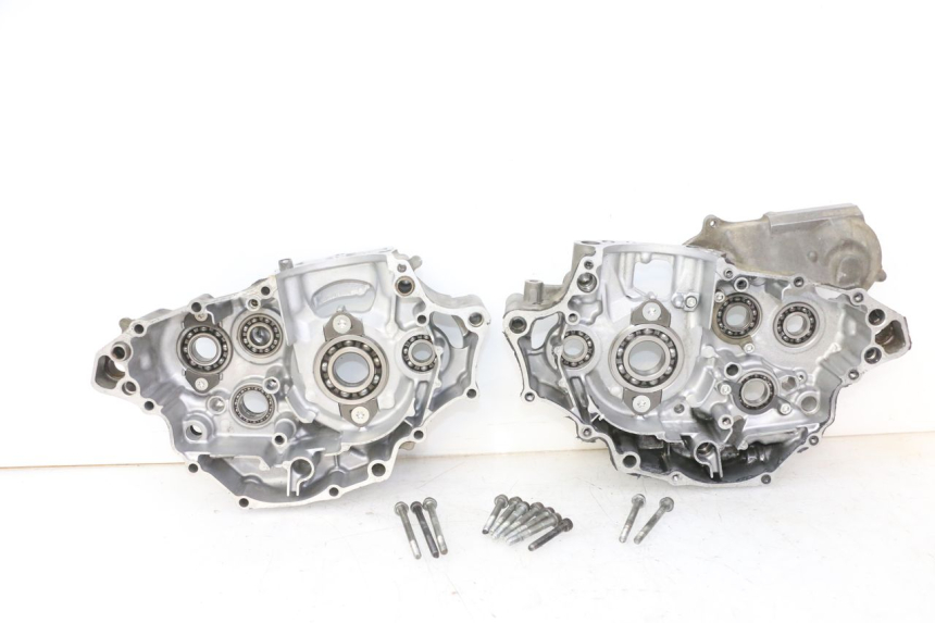 photo de ENGINE CRANKCASE YAMAHA YZ-F YZF 250 (2014 - 2018) - Component detail