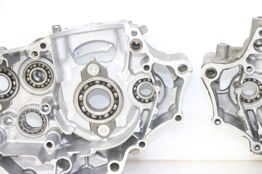 photo de ENGINE CRANKCASE YAMAHA YZ-F YZF 250 (2014 - 2018) - Component detail