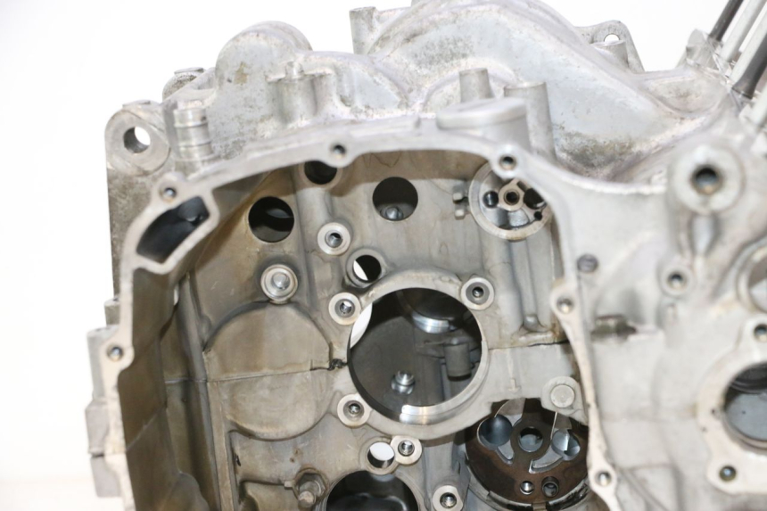photo de ENGINE CRANKCASE YAMAHA YZF R GENESIS 750 (1993 - 1998) - Additional view of the item