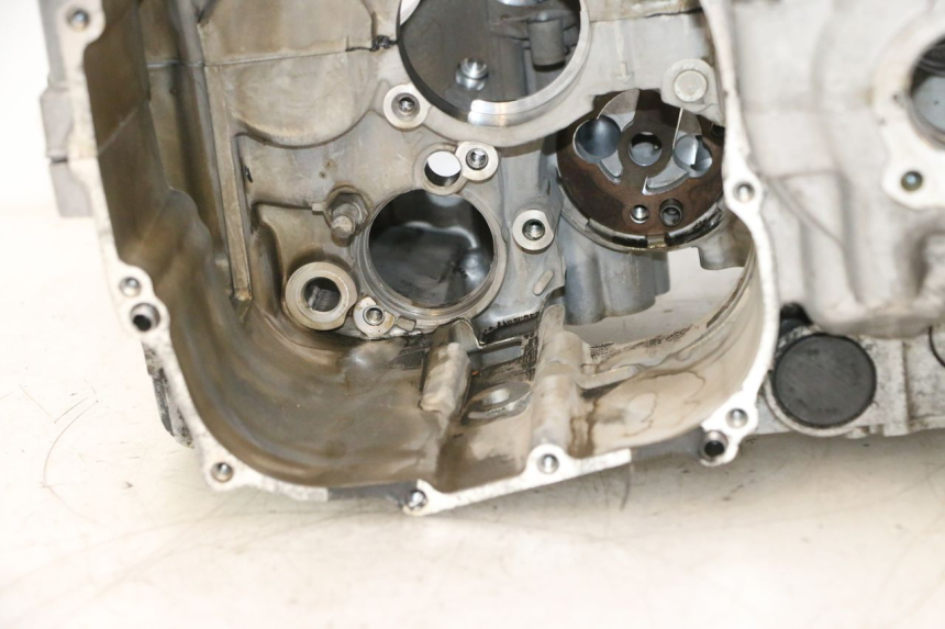 photo de ENGINE CRANKCASE YAMAHA YZF R GENESIS 750 (1993 - 1998) - Distinctive features