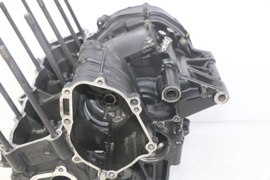photo de ENGINE LOWER CASING YAMAHA YZF R1 1000 (2007 - 2008) - Surface and material condition