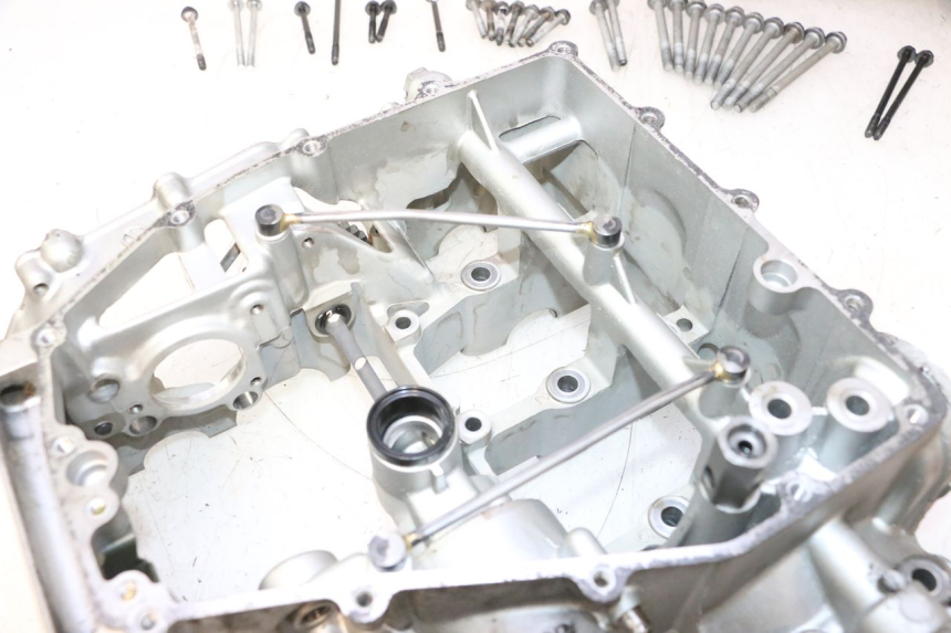 photo de ENGINE CRANKCASE KAWASAKI ZX-6R ZX6R 600 (2000 - 2002) - Supplementary product photo
